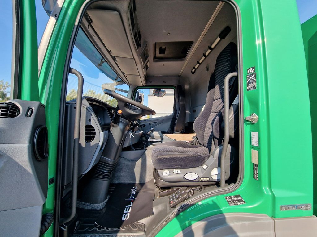 Autokran Mercedes-Benz Axor 1824 / FASSI F120AC 024 E + ACTIVE Mercedes-Benz Axor 1824 / FASSI F120AC 024 E + GLAS: das Bild 16