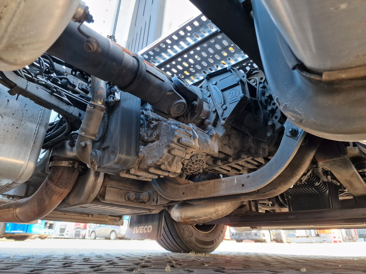 Sattelzugmaschine Iveco Stralis 480 / ZF Intarder / Standklima: das Bild 11
