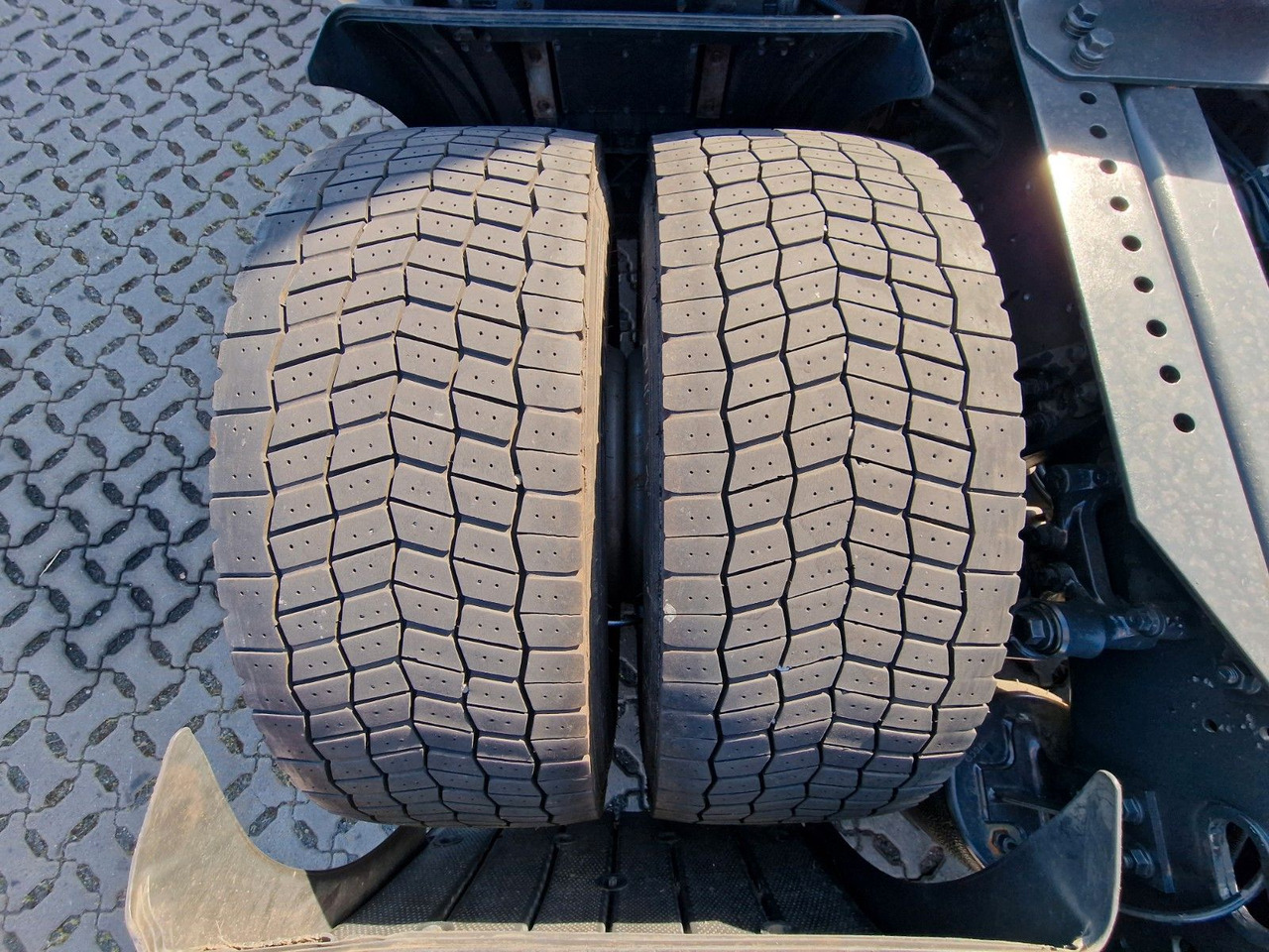 Sattelzugmaschine Iveco Stralis 480 / ZF Intarder / Standklima: das Bild 29