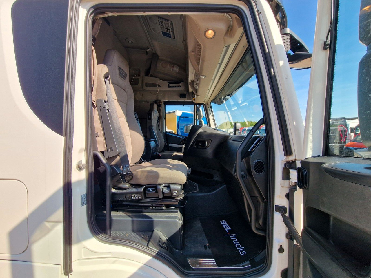 Sattelzugmaschine Iveco Stralis 480 / ZF Intarder / Standklima: das Bild 17