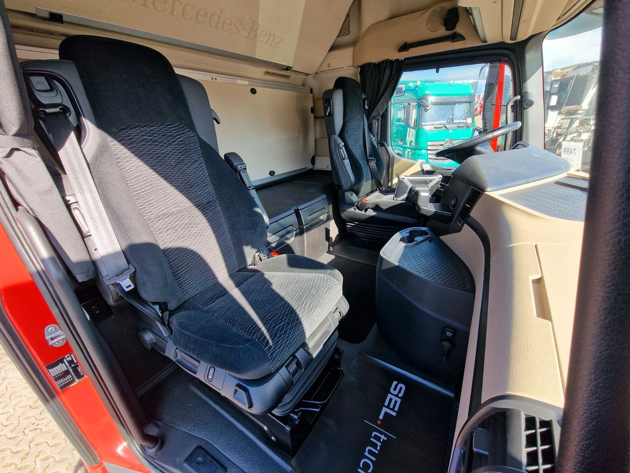 Sattelzugmaschine Mercedes-Benz Actros 1845 / Retarder / Standklima / Xenon: das Bild 19