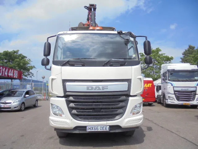 DAF CF 370 8X4 + PALFINGER EPSILON - Kipper, Autokran: das Bild 2 DAF CF 370 8X4 + PALFINGER EPSILON - Kipper, Autokran: das Bild 2