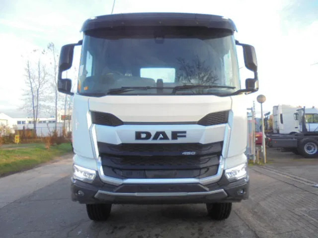 DAF XDC 450 8X4 DEMO UNUSED RHD - Fahrgestell LKW: das Bild 2 DAF XDC 450 8X4 DEMO UNUSED RHD - Fahrgestell LKW: das Bild 2