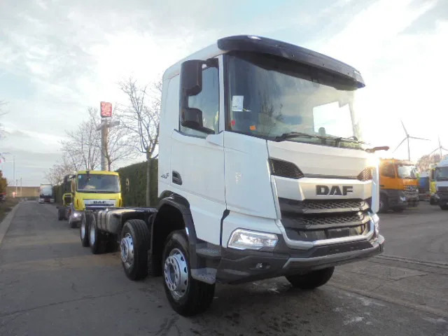 DAF XDC 450 8X4 DEMO UNUSED RHD - Fahrgestell LKW: das Bild 3 DAF XDC 450 8X4 DEMO UNUSED RHD - Fahrgestell LKW: das Bild 3