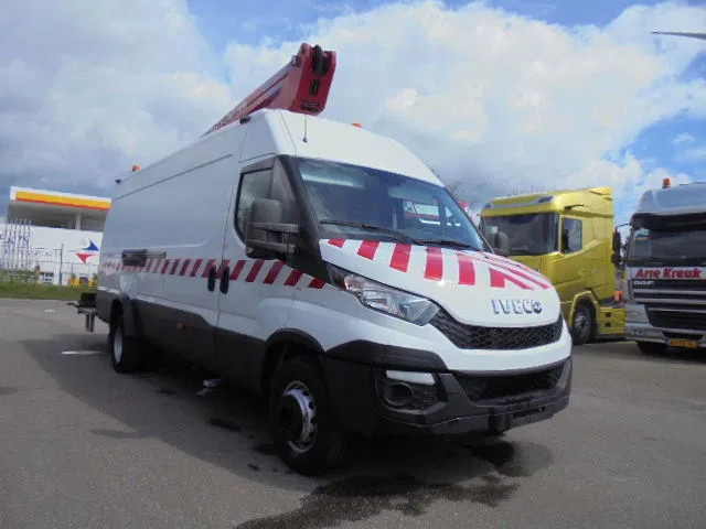 Iveco Daily 70 70C17 - LKW, Autokran: das Bild 2 Iveco Daily 70 70C17 - LKW, Autokran: das Bild 2