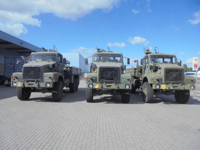Volvo N 10 6X6 L + FASSI 3X IN STOCK - LKW, Autokran: das Bild 2 Volvo N 10 6X6 L + FASSI 3X IN STOCK - LKW, Autokran: das Bild 2