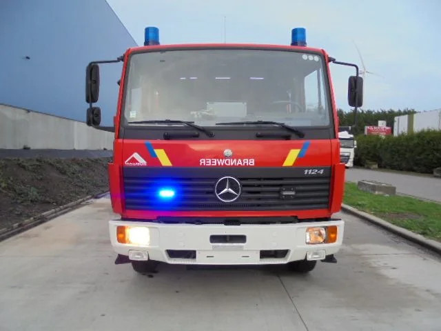 Mercedes-Benz 1124 F - Feuerwehrfahrzeug: das Bild 2 Mercedes-Benz 1124 F - Feuerwehrfahrzeug: das Bild 2