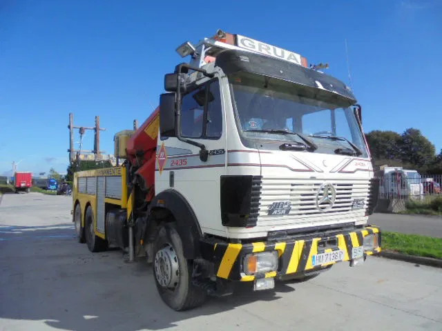 Mercedes-Benz 2435 S/6X2/4 + ROBSON DRIVE - Abschleppwagen: das Bild 5 Mercedes-Benz 2435 S/6X2/4 + ROBSON DRIVE - Abschleppwagen: das Bild 5