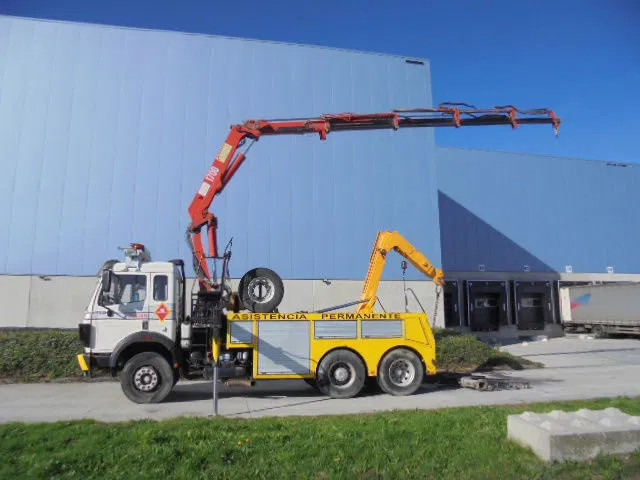 Mercedes-Benz 2435 S/6X2/4 + ROBSON DRIVE - Abschleppwagen: das Bild 1 Mercedes-Benz 2435 S/6X2/4 + ROBSON DRIVE - Abschleppwagen: das Bild 1