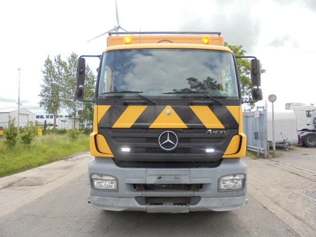 Mercedes-Benz Axor 1828 - Autokran: das Bild 2 Mercedes-Benz Axor 1828 - Autokran: das Bild 2