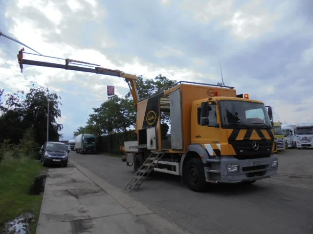 Mercedes-Benz Axor 1828 - Autokran: das Bild 3 Mercedes-Benz Axor 1828 - Autokran: das Bild 3