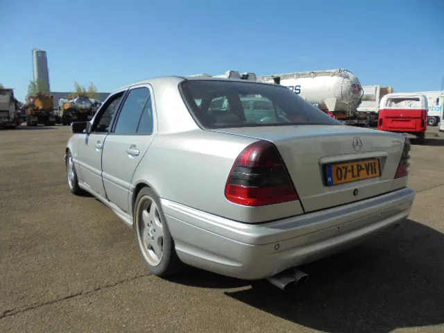 Mercedes-Benz C-Klasse 43 AMG - Limousine: das Bild 4 Mercedes-Benz C-Klasse 43 AMG - Limousine: das Bild 4