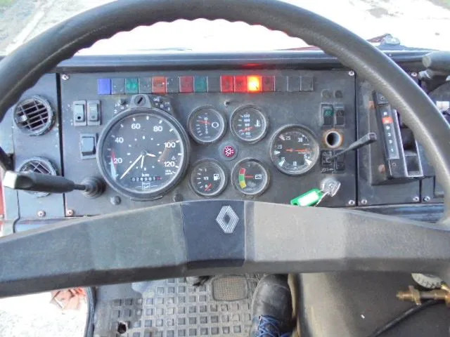 Feuerwehrfahrzeug Renault C A07 C1: das Bild 17 Feuerwehrfahrzeug Renault C A07 C1: das Bild 17