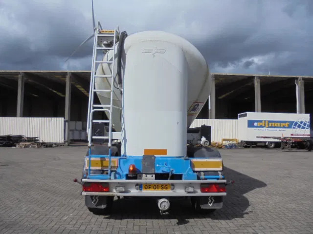 SPITZER BP SF 50 - Tankauflieger: das Bild 5 SPITZER BP SF 50 - Tankauflieger: das Bild 5