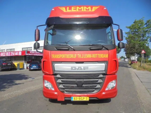 DAF CF 440 - Sattelzugmaschine: das Bild 2 DAF CF 440 - Sattelzugmaschine: das Bild 2
