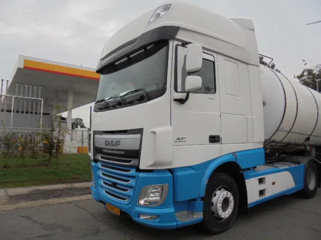 DAF XF 440 SUPER SPACE CAB - Sattelzugmaschine: das Bild 1 DAF XF 440 SUPER SPACE CAB - Sattelzugmaschine: das Bild 1