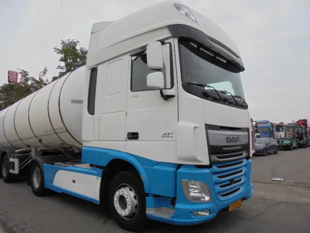 DAF XF 440 SUPER SPACE CAB - Sattelzugmaschine: das Bild 2 DAF XF 440 SUPER SPACE CAB - Sattelzugmaschine: das Bild 2