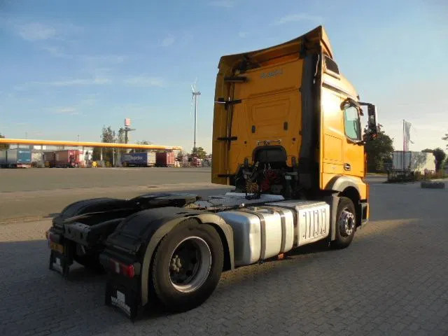 Mercedes-Benz Actros 1840 - Sattelzugmaschine: das Bild 4 Mercedes-Benz Actros 1840 - Sattelzugmaschine: das Bild 4