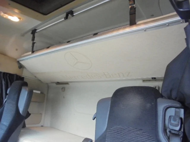 Sattelzugmaschine Mercedes-Benz Actros 1842 LS EUR6: das Bild 9