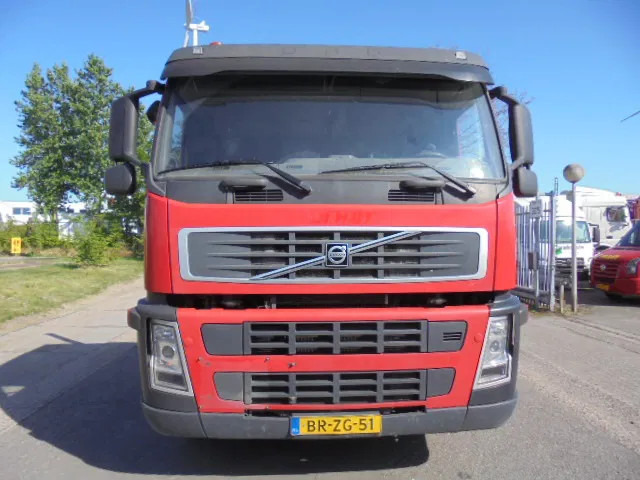 Volvo FM 380 6X2 - Sattelzugmaschine: das Bild 2 Volvo FM 380 6X2 - Sattelzugmaschine: das Bild 2