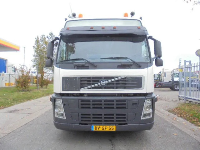Volvo FM 400 GLOBETROTTER ADR NL TRUCK +TANK TRAILER - Sattelzugmaschine: das Bild 2 Volvo FM 400 GLOBETROTTER ADR NL TRUCK +TANK TRAILER - Sattelzugmaschine: das Bild 2