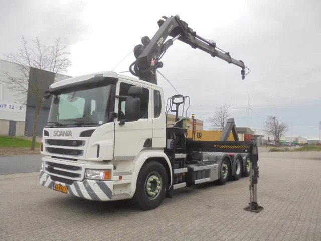 Scania P370 8X2 HAAK + KRAAN NL TRUCK LOW KM - Abrollkipper, Autokran: das Bild 1 Scania P370 8X2 HAAK + KRAAN NL TRUCK LOW KM - Abrollkipper, Autokran: das Bild 1