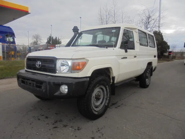 Toyota Land Cruiser HZJ78L 4WD EXPORT OUT EU ONLY - PKW: das Bild 1 Toyota Land Cruiser HZJ78L 4WD EXPORT OUT EU ONLY - PKW: das Bild 1