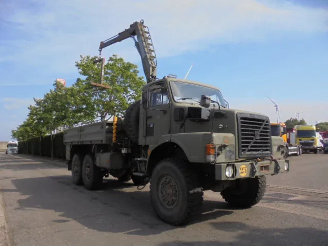 Volvo N 10 6X6 L + FASSI - Pritsche LKW, Autokran: das Bild 3 Volvo N 10 6X6 L + FASSI - Pritsche LKW, Autokran: das Bild 3