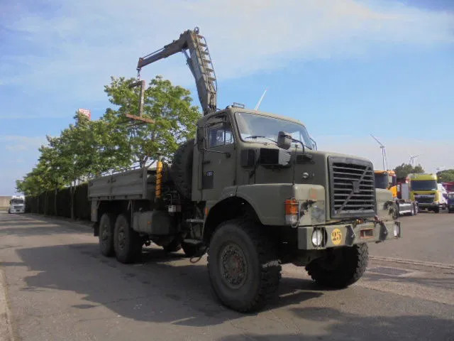 Volvo N 10 6X6 L + FASSI - Autokran: das Bild 3 Volvo N 10 6X6 L + FASSI - Autokran: das Bild 3