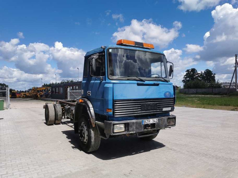 Iveco Magirus 190-26 water cooling chassis truck - Fahrgestell LKW: das Bild 2 Iveco Magirus 190-26 water cooling chassis truck - Fahrgestell LKW: das Bild 2