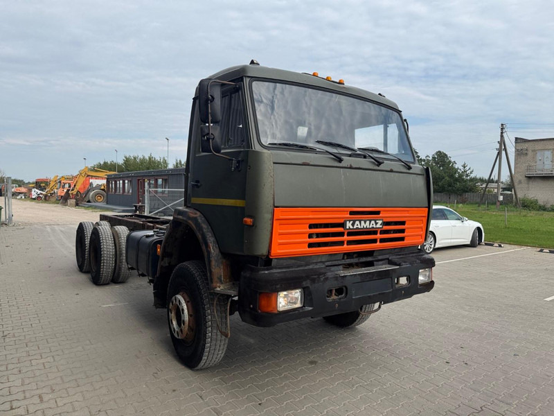 Kamaz 65111, 6x6 - Fahrgestell LKW: das Bild 2 Kamaz 65111, 6x6 - Fahrgestell LKW: das Bild 2