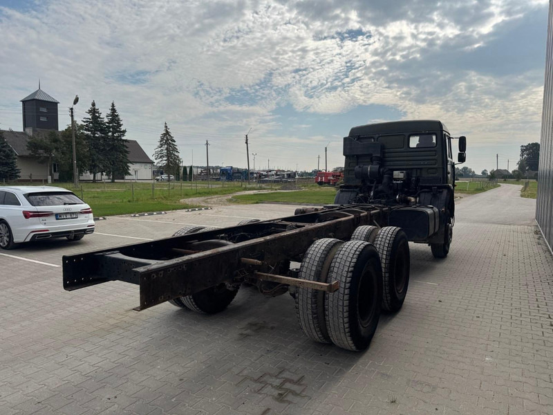 Kamaz 65111, 6x6 - Fahrgestell LKW: das Bild 3 Kamaz 65111, 6x6 - Fahrgestell LKW: das Bild 3