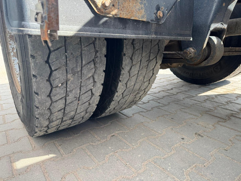 Sattelzugmaschine Scania R 124 LA 360, Manual pump.: das Bild 14