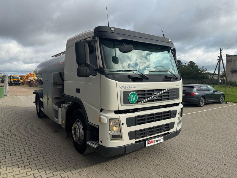 Volvo FM9, 11000 liter - Tankwagen: das Bild 2 Volvo FM9, 11000 liter - Tankwagen: das Bild 2