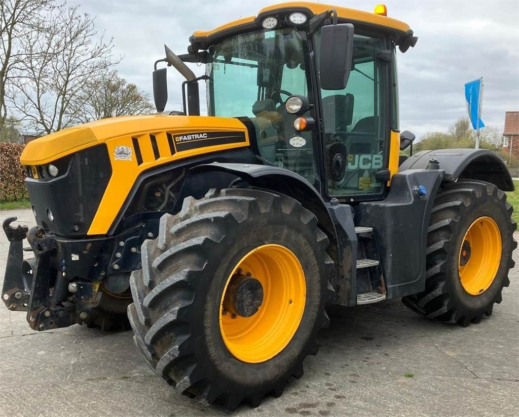 JCB 4220 Fastrac - Traktor: das Bild 2 JCB 4220 Fastrac - Traktor: das Bild 2
