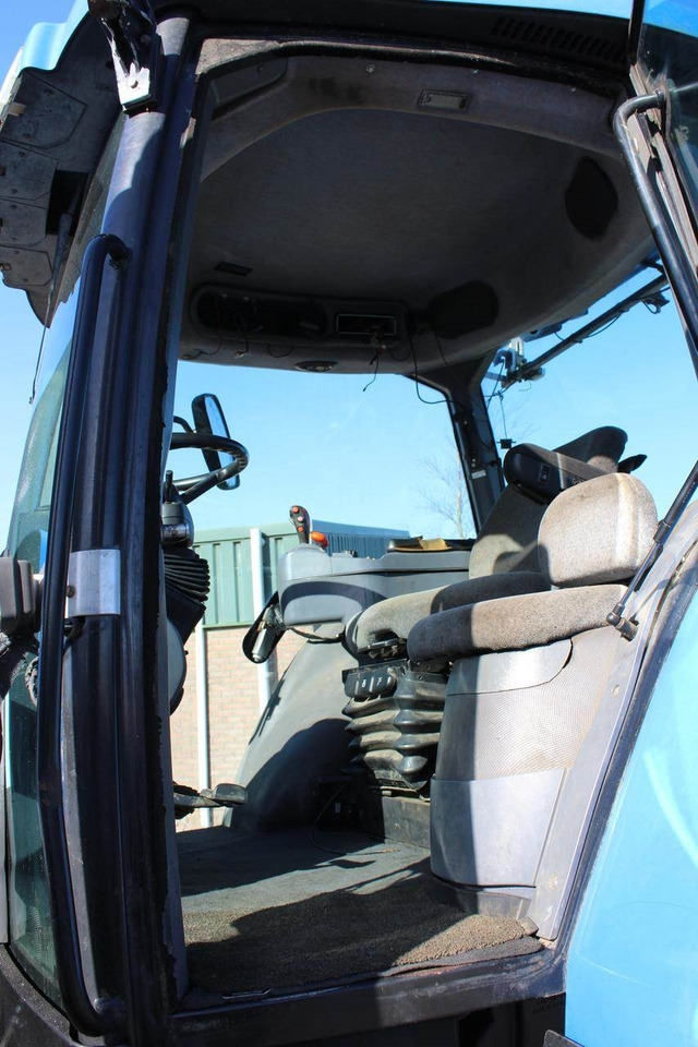 Traktor New Holland T8020: das Bild 8