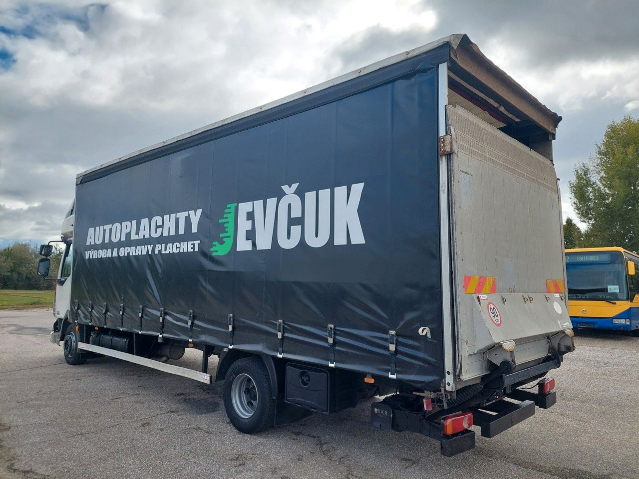 DAF FA LF 45.220 G12 4x2 - Plane LKW: das Bild 3 DAF FA LF 45.220 G12 4x2 - Plane LKW: das Bild 3