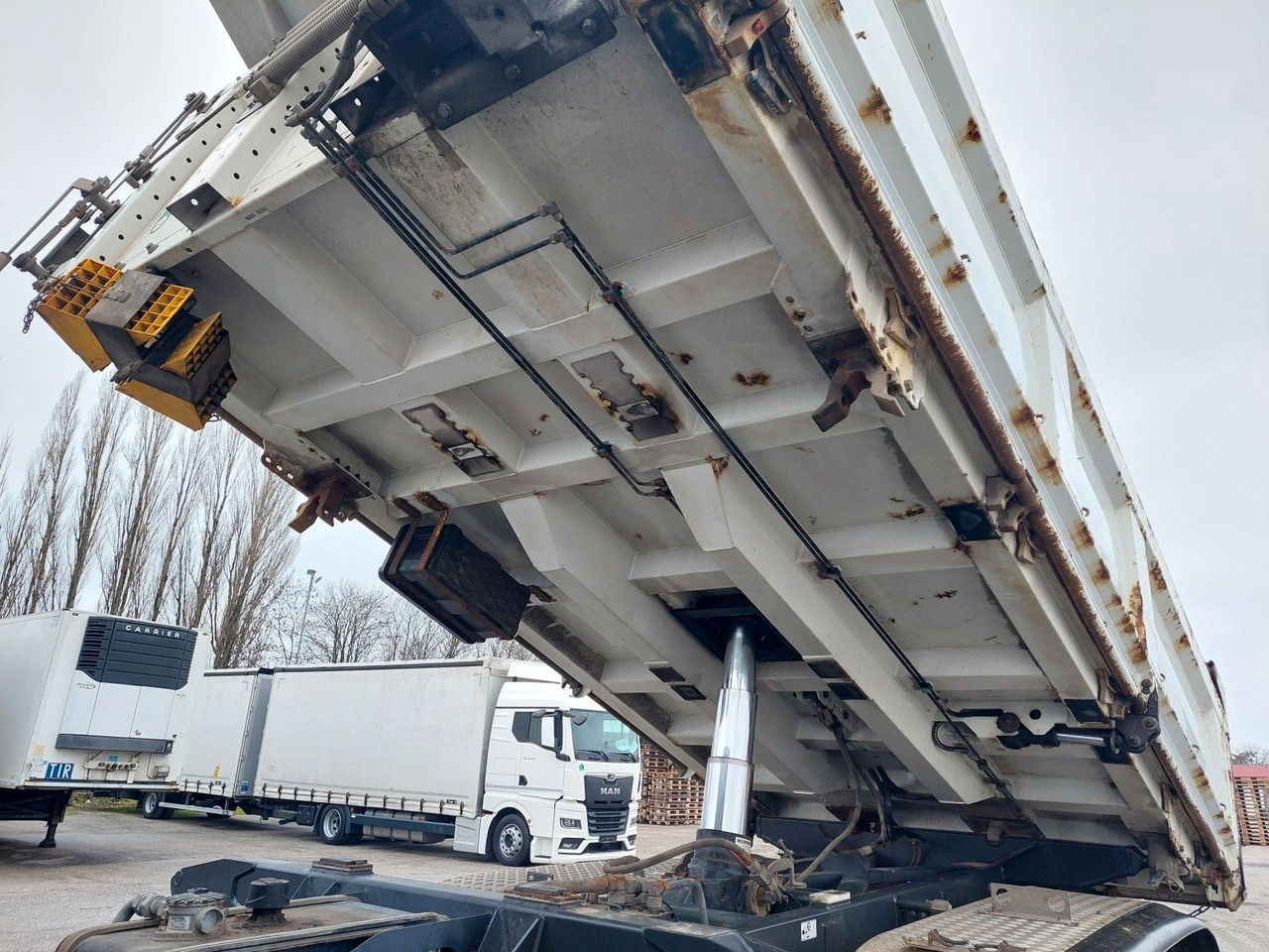 Iveco AD 260T45 BB Dautel Bordmatic 6x4 - Kipper: das Bild 5 Iveco AD 260T45 BB Dautel Bordmatic 6x4 - Kipper: das Bild 5