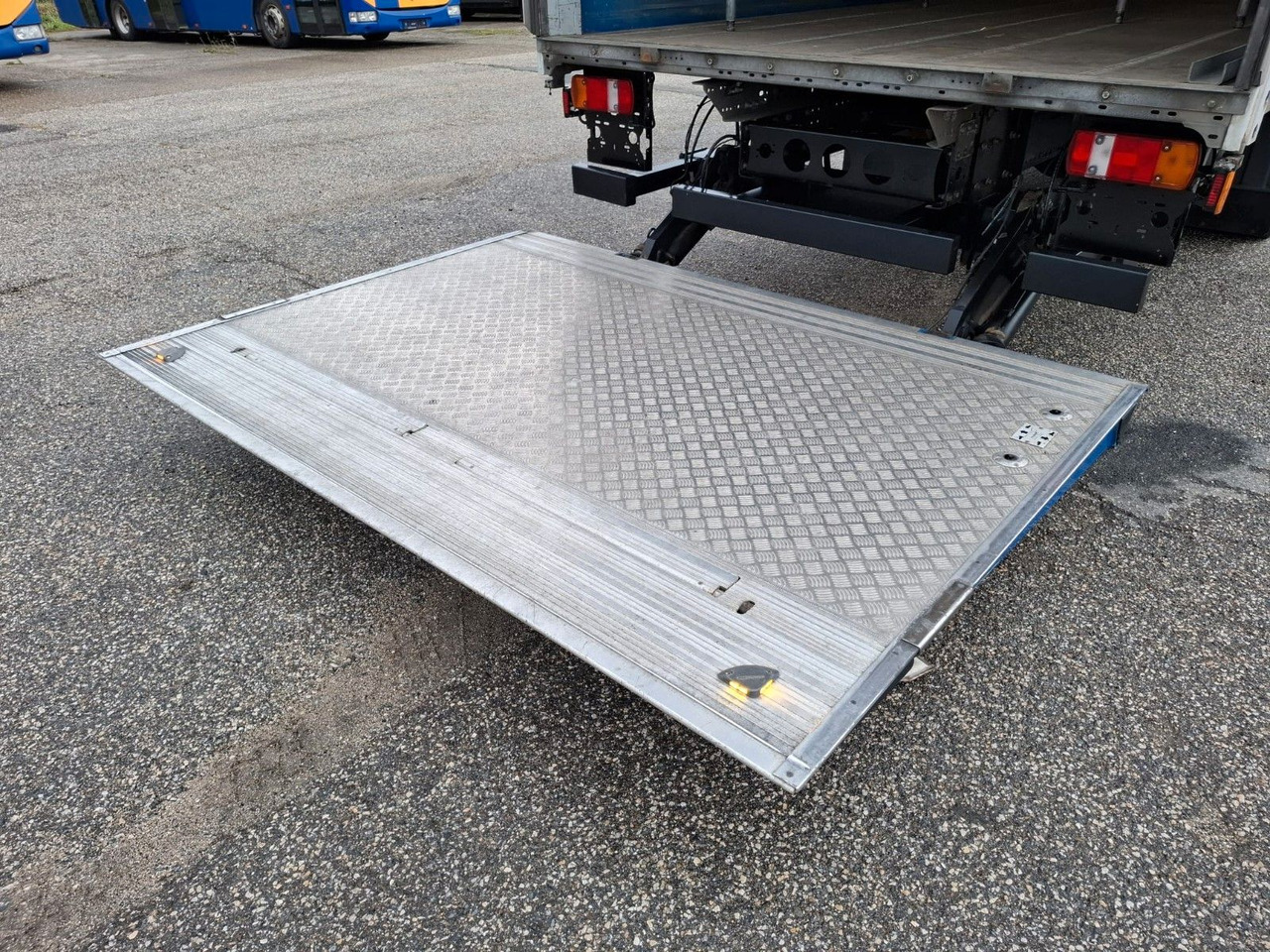 MAN TGL 12.250 BL 4x2 - Plane LKW: das Bild 5 MAN TGL 12.250 BL 4x2 - Plane LKW: das Bild 5