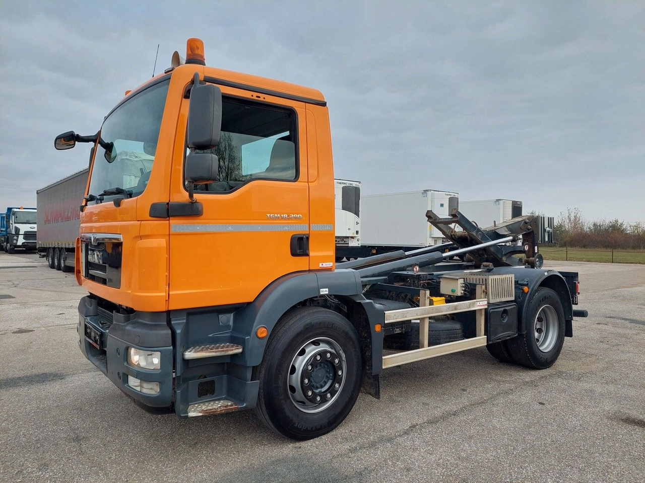 Abrollkipper MAN TGM 18.290 4X2 BB: das Bild 7 Abrollkipper MAN TGM 18.290 4X2 BB: das Bild 7