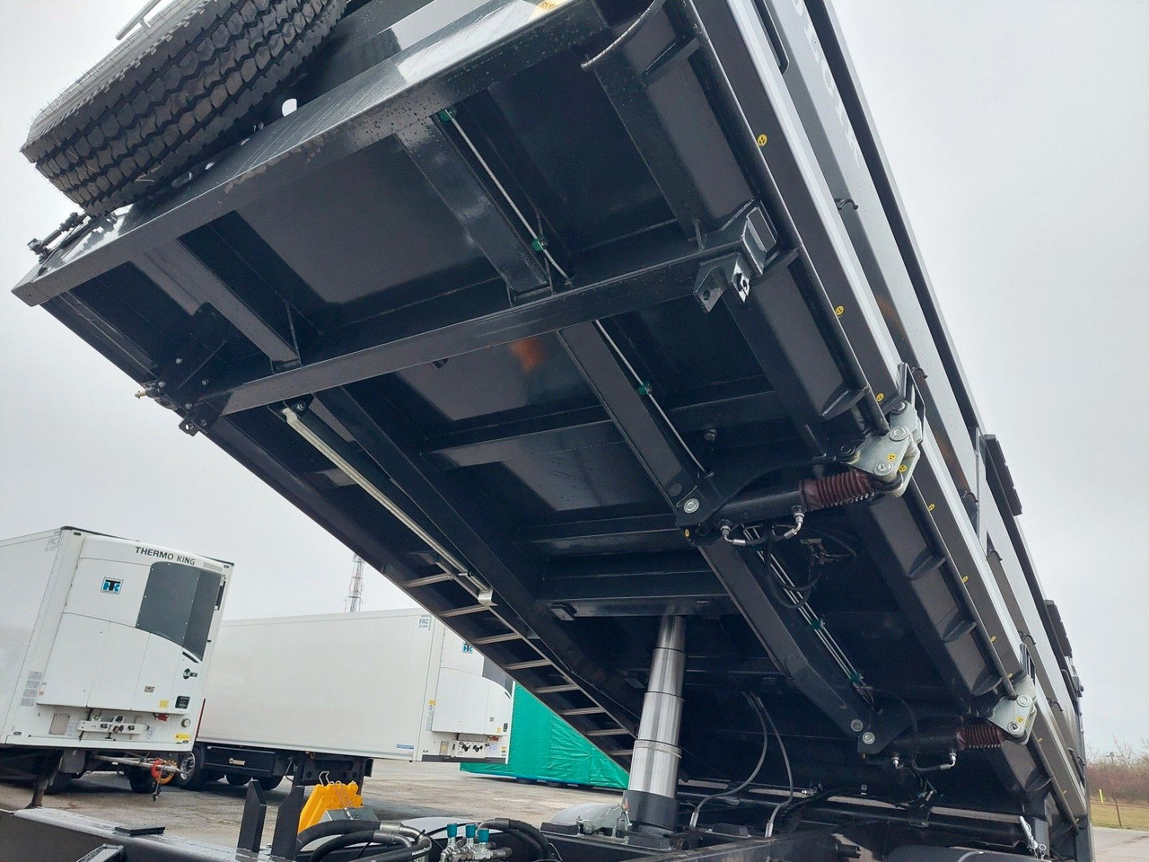 MAN TGS 35.520 6X6 BB CH - Kipper: das Bild 5 MAN TGS 35.520 6X6 BB CH - Kipper: das Bild 5