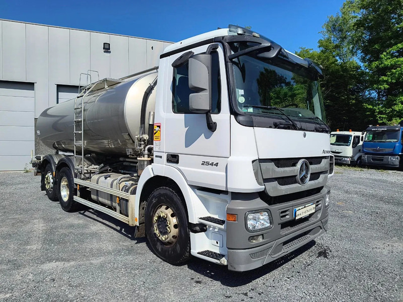 Mercedes-Benz Actros 2544 INSULATED INOX TANK 15000L - Tankwagen: das Bild 3 Mercedes-Benz Actros 2544 INSULATED INOX TANK 15000L - Tankwagen: das Bild 3