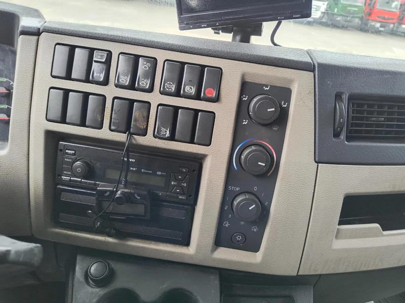 Koffer LKW Volvo FL 240 D'HOLLANDIA 2000KG - 5,76M BOX: das Bild 9