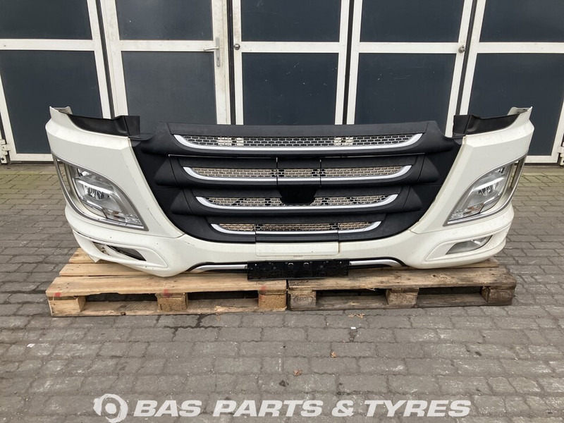 DAF XF106 - Stoßstange für LKW: das Bild 1 DAF XF106 - Stoßstange für LKW: das Bild 1