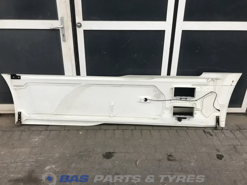 DAF XF106 Sideskirt Set DAF 1903109 - Karosserie und Außen für LKW: das Bild 4 DAF XF106 Sideskirt Set DAF 1903109 - Karosserie und Außen für LKW: das Bild 4