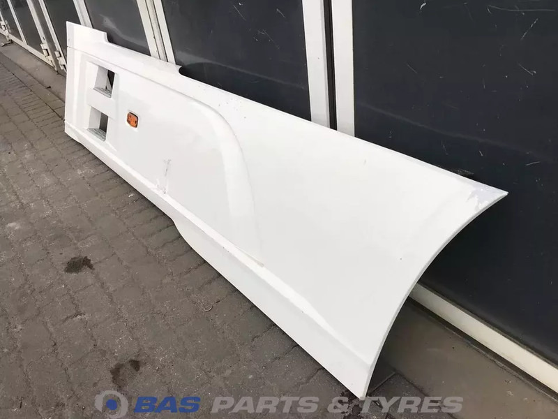 DAF XF106 Sideskirt Set DAF 1903109 - Karosserie und Außen für LKW: das Bild 2 DAF XF106 Sideskirt Set DAF 1903109 - Karosserie und Außen für LKW: das Bild 2
