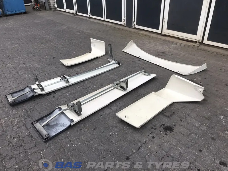 DAF XF106 Spoilerset DAF Super Space Cab L2H3 1671843 - Aeropack/ Spoiler für LKW: das Bild 5 DAF XF106 Spoilerset DAF Super Space Cab L2H3 1671843 - Aeropack/ Spoiler für LKW: das Bild 5