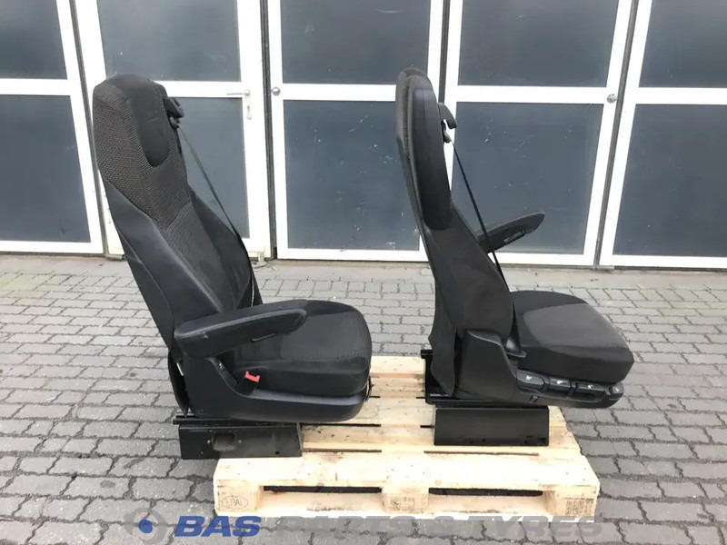 DAF XF106 Stoelen set DAF 1844340 - Sitz für LKW: das Bild 4 DAF XF106 Stoelen set DAF 1844340 - Sitz für LKW: das Bild 4