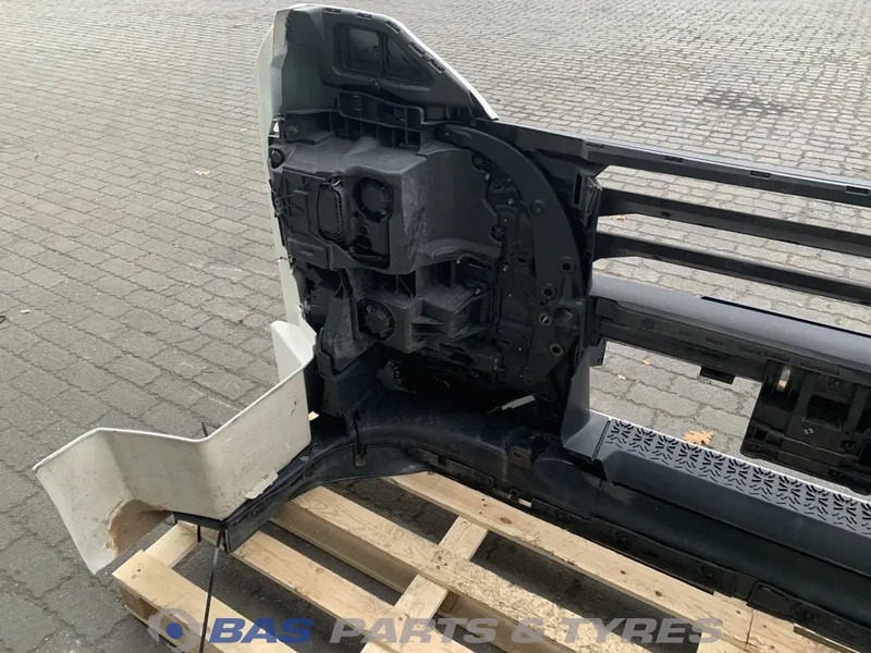 MAN TGX Bumper MAN 81251016749 - Stoßstange für LKW: das Bild 4 MAN TGX Bumper MAN 81251016749 - Stoßstange für LKW: das Bild 4