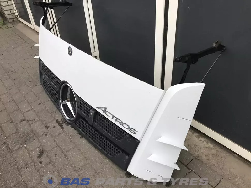 Mercedes-Benz Actros MP4 - Kühlergrill für LKW: das Bild 2 Mercedes-Benz Actros MP4 - Kühlergrill für LKW: das Bild 2
